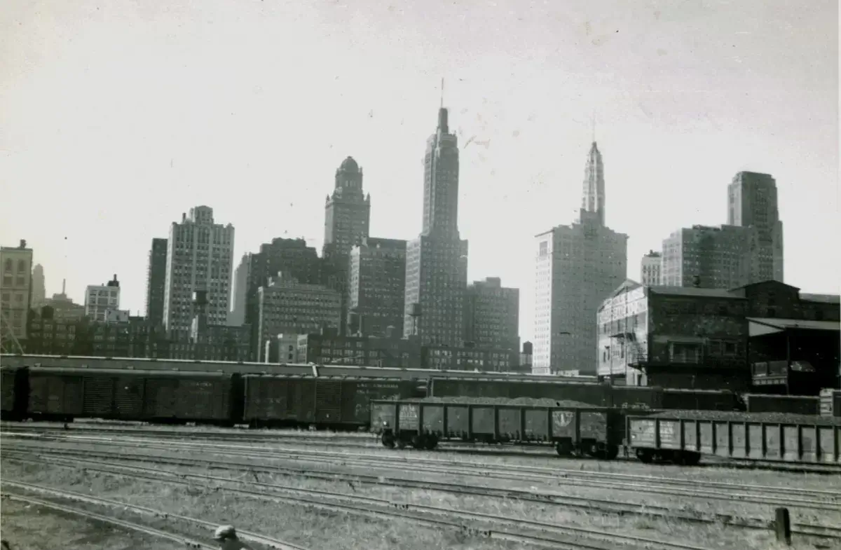 Відкрийте для себе Українську Америку: Чикаго і гроші – «Money, Money, Money»