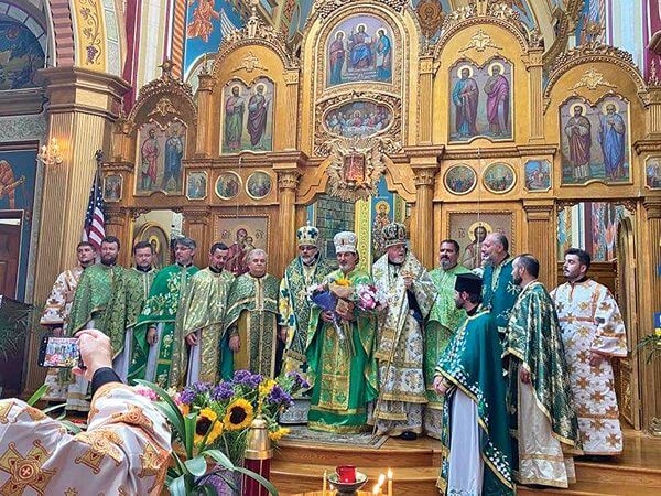 Митра за особливі заслуги: надзвичайне свято у Церкві Святої Трійці