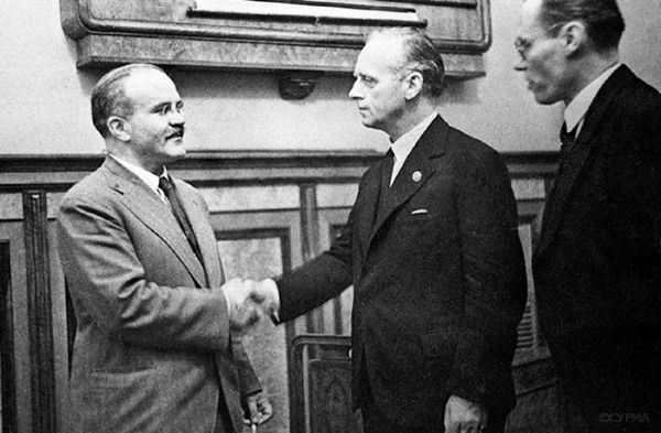 Пакт Молотова-Ріббентропа.  Що це таке і яке його значення для нас?