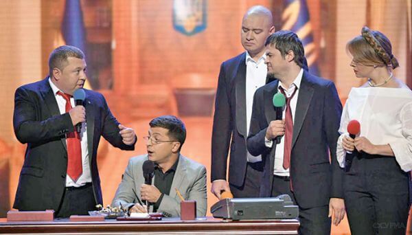 Своїм, але не нашим: кому Зеленський  вручив високі державні нагороди