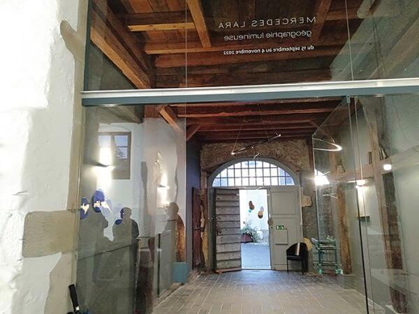 Мисткиня Мерседес Лара: вода, дзеркало, світила (Іспанія — Швейцарія — Україна)