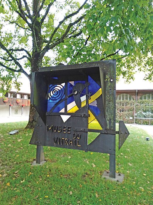 Від кристалів до ікон і вітражів – швейцарські виставки скла