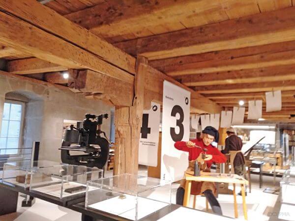 Музей книгодрукування у Фрібурі та лозанські бібліотеки: швейцарська та українська традиції