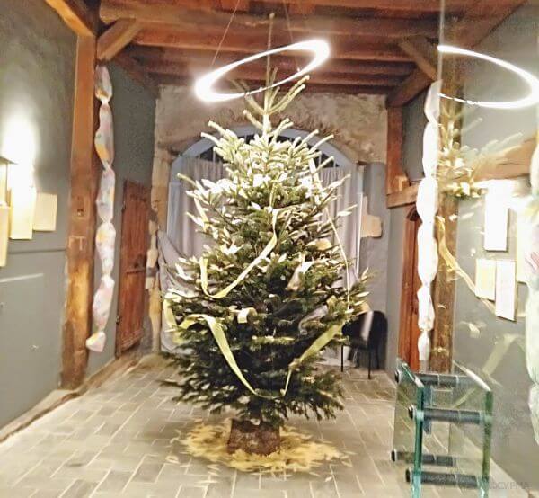 Нові виставки митців у філософській галереї (ґрансон): сміливість фантазії