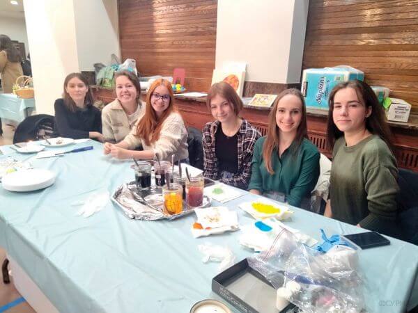 Навчалися писанки малювати…