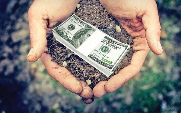 Як хочеться вірити, що ті, кого ми втратили, знову колись повернуться до нас...