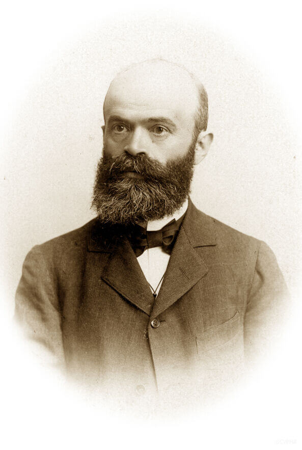 Круглий стіл «Ідеї народництва  Михайла Павлика»