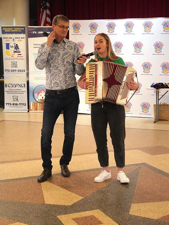 «Караоке» у Чикаго: співали і збирали кошти для поранених бійців