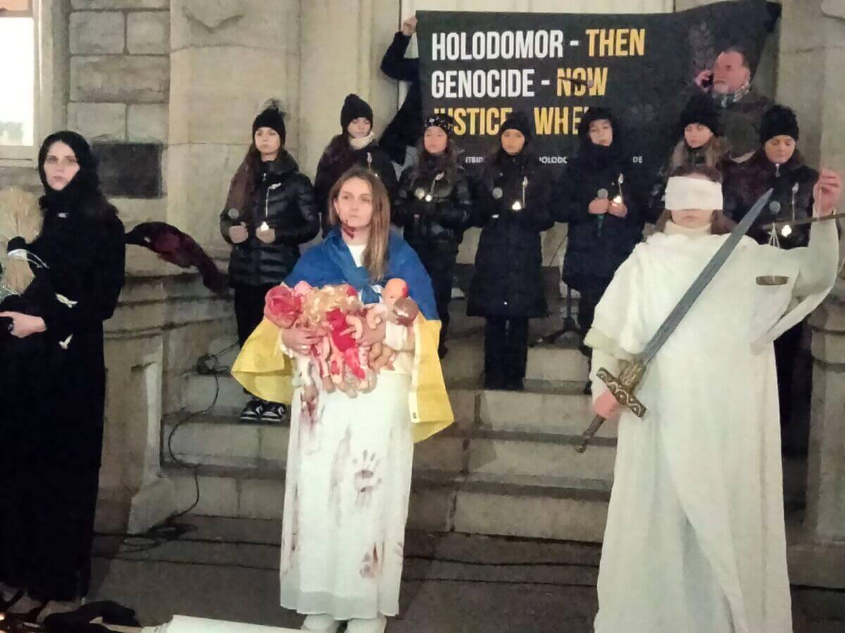 Тоді вони хотіли знищити нас голодом.Сьогодні хочуть знищити війною