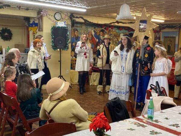 Вертеп Церкви Святої Трійці знову біля головної ялинки-2024 Нью-Йорка