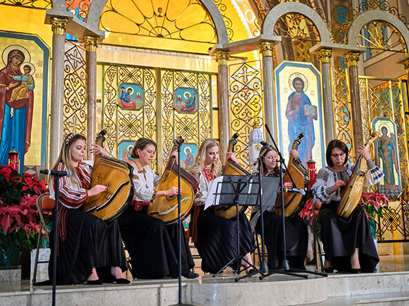 Колядували, пожертви складали, про мир в Україні Ісуса благали