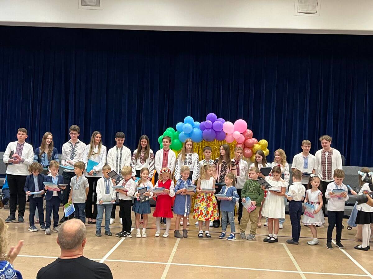 Рідна мова в рідній школі:  випуск у чиказькій школі  українознавства ім. В. Стуса