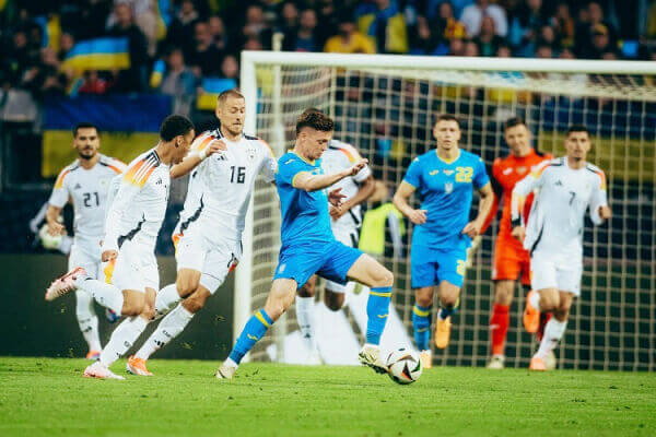 Огляд спортивних новин тижня: збірна, Ліга чемпіонів, літо