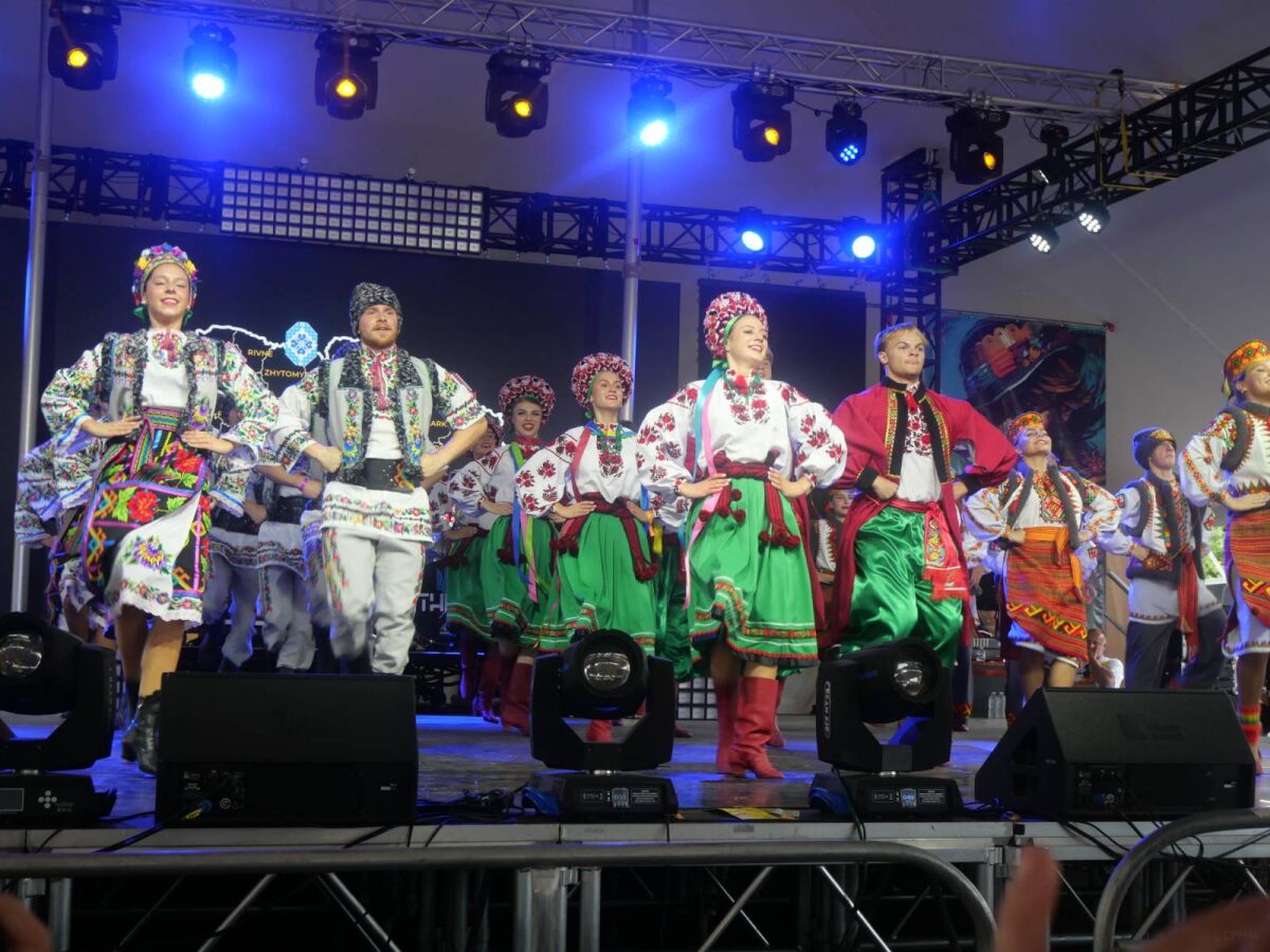 UKETOBER FEST: зорепад любові і благородна доля виграного в лотерею авто