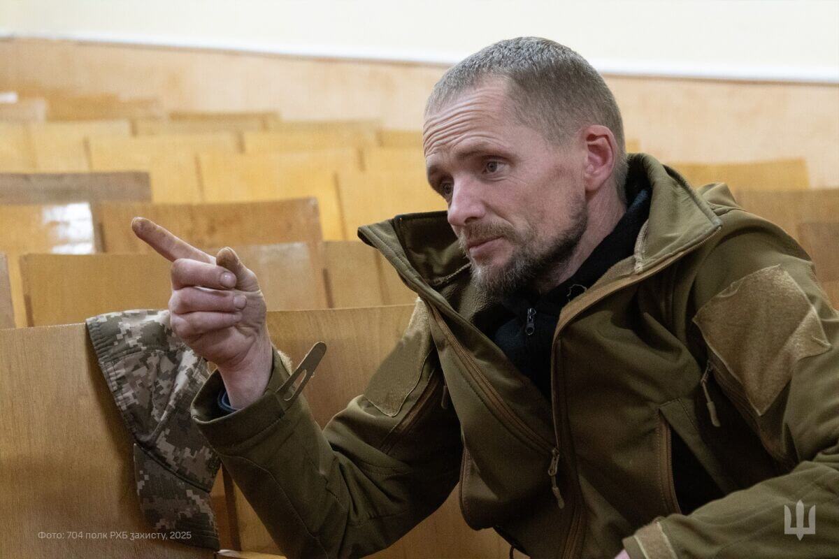 «Ти маєш виконати завдання і лишитися живим». Інтерв’ю з вогнеметником