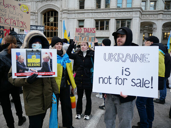 Річниця кривавих подій: мітинги, протести, пісні і молитви – з іменем України на вустах