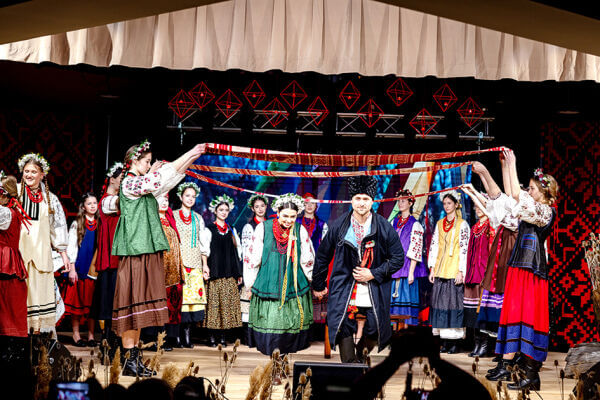 «Кохайтеся, чорнобриві…»: незвичайна історія любові, віри і боротьби