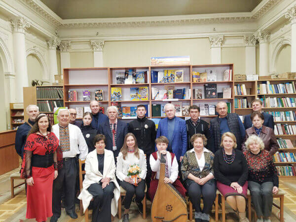 Круглий стіл «Священний текст  “І мертвим, і живим, і ненарожденним…”  Пророка нації Тараса Шевченка  у контексті української  ідентичності та державотворення»