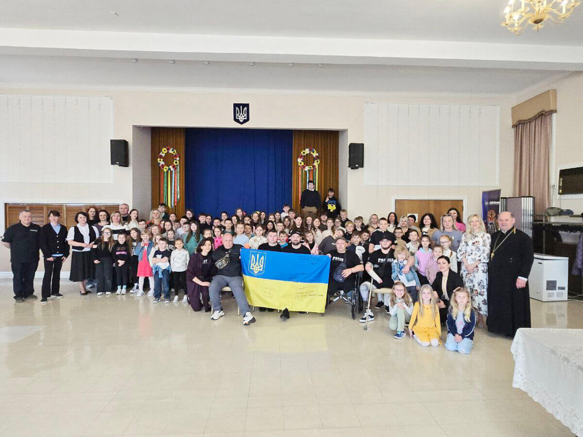 Герої серед нас: незабутня зустріч учнів у Чикаго з ветеранами війни