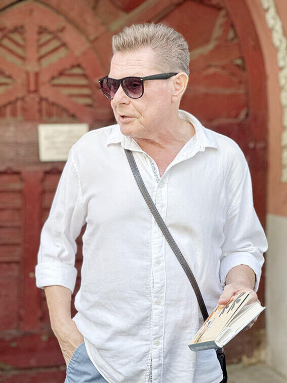 «Живопис і поезія співіснують і доповнюють одне одного, як серце (поезія) і легені (живопис)»: інтерв’ю з Олесем Ільченком