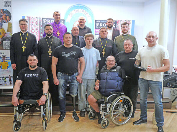 Маленька церква з великим серцем