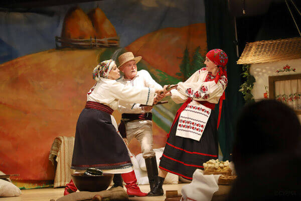 На сцені знову Кайдаші. З любов’ю. З болем. З чварами і сміхом…