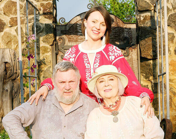 Олеся Теліженко: Мій чоловік служить у Третій штурмовій, а його командир носить нашу сорочку «Перун»