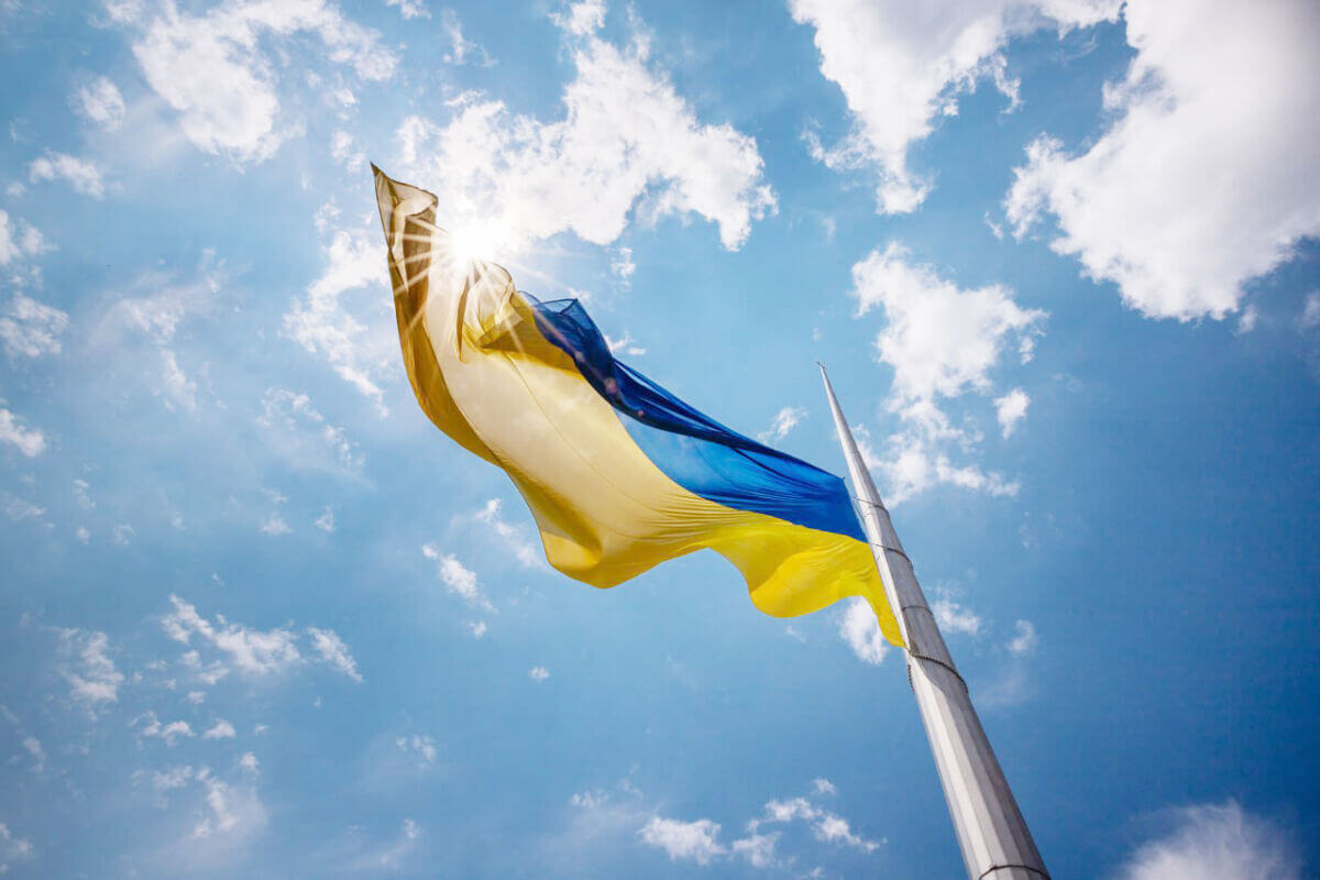 Незалежність проти «об’єктивних обставин»